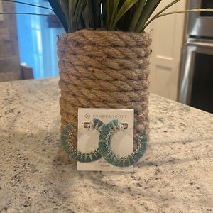 Beautiful KENDRA SCOTT feather weight turquoise earrings